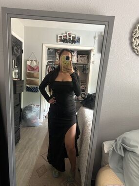 Black Long Sleeve Slit Dress - Elegant Evening Style